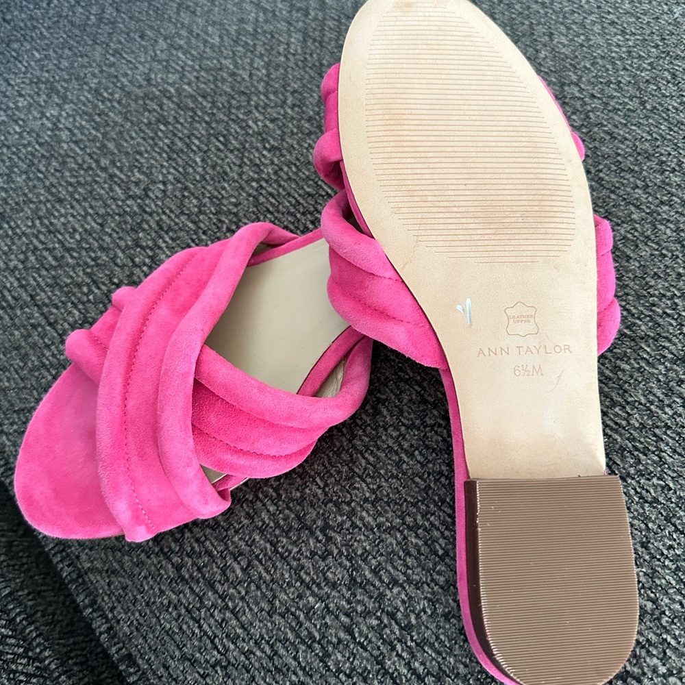 Ann Taylor Gretel slides - Picture 2 of 5